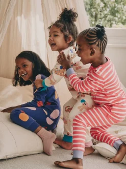 Next Applique de chien rouge/bleu marine - Lot de 3 pyjamas Snuggle (9mois-9ans) Outlet