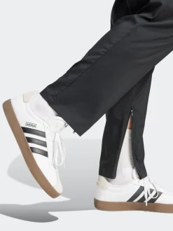 adidas Bas de survêtement Small Essentials Stanford à logo et ourlet ouvert Clearance