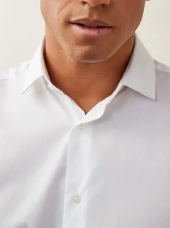 Next Blanc - Ajustement régulier - Chemise intelligente à double poignet facile d’entretien Outlet