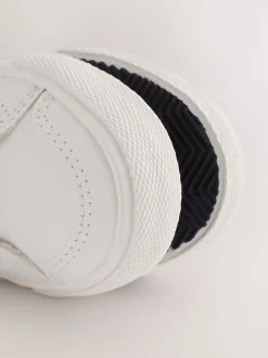 Next Blanc - Baskets à deux lanières à fermeture tactile Online