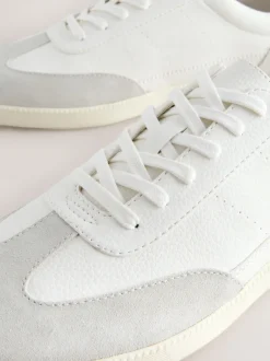Next Blanc - Baskets élégantes et décontractées à lacets avec bordure en daim Sale
