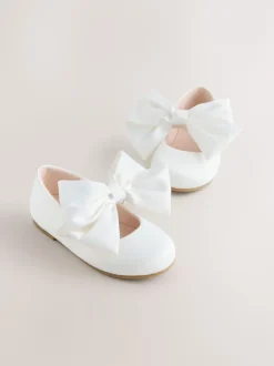 Next Blanc - Chaussures Mary Jane pour occasions en satin à fleurs avec nœud