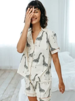 Chelsea Peers Blanc - pyjama court imprimé girafe en coton Clearance