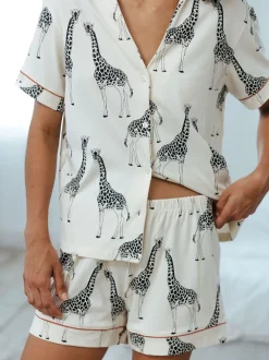 Chelsea Peers Blanc - pyjama court imprimé girafe en coton Clearance