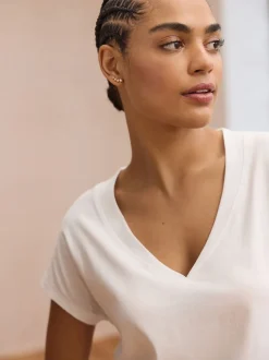 Next - T-shirt à col en V avec manches à bonnet Blanc Outlet