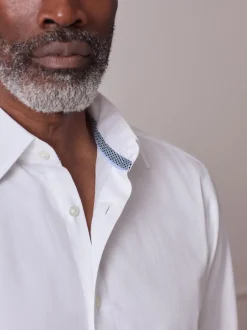 Next Blanc avec liseré - Slim Fit (Slim Fit) - Chemise Signature texturée à manches longues Hot