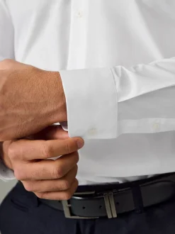 Next Blanc col boutonné - Slim Fit (Slim Fit) - Chemises intelligentes faciles d’entretien à poignets simples New