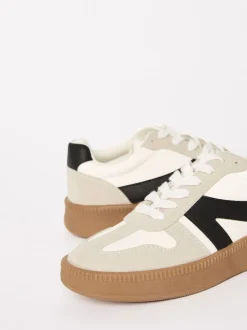 Friends Like These - Baskets de sport à lacets rétro à semelle en gomme Blanc noir Clearance