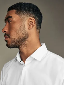 Next Blanc/Bleu - Lot de 3 chemises élégantes Coupesoles Easy Care texturées à poignets simples Outlet