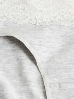 Next - Lot de 4 culottes en coton et dentelle Blanc/Noir/Gris Discount