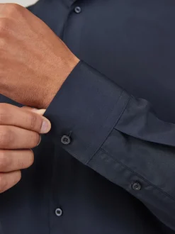 Next - Ajustement régulier - Chemises intelligentes faciles d’entretien à poignets simples Bleu marine Hot