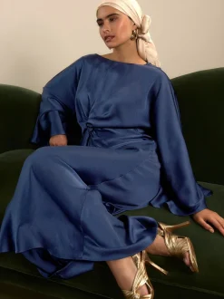 Next Bleu marine - Robe longue en satin à manches longues torsadée sur le devant Outlet