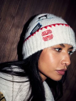 Never Fully Dressed Bonnet brodé Best