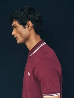 Fred Perry - Polo à liserés Bordeaux/blanc écru Hot
