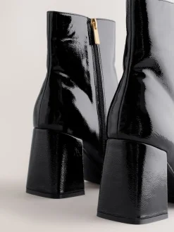 Next Brevet noir - Bottes à talon carré à bout carré Forever Comfort® Sale