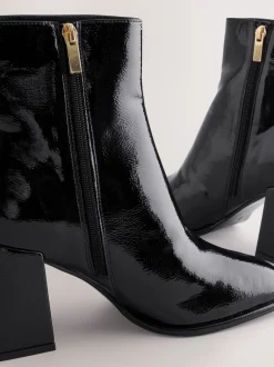 Next Brevet noir - Bottes à talon carré à bout carré Forever Comfort® Sale