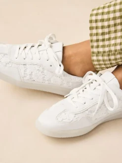 Next - Formateurs lacets Broderie neutre Hot