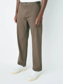 Next - Ajustement droit - Pantalon chino stretch Brun clair Discount