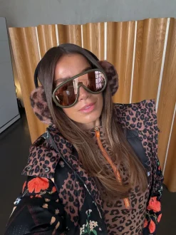 Never Fully Dressed Cache-oreilles en fausse fourrure Online