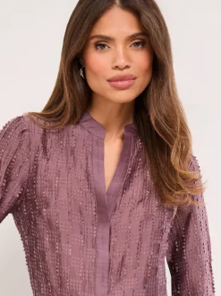 Lipsy Chemise boutonnée à détail en tissu dévoré Hot