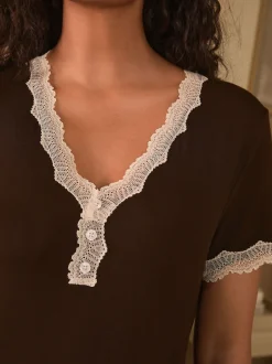 Laura Ashley - Chemise de nuit avec bordure en dentelle modale chocolat Online