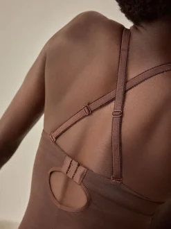 Next Chocolat Nude - Body en dentelle à coupe ferme et contrôle du ventre Outlet