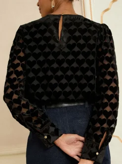 Love & Roses Coeur noir - Chemisier en tissu dévoré à manches longues et col rond Outlet