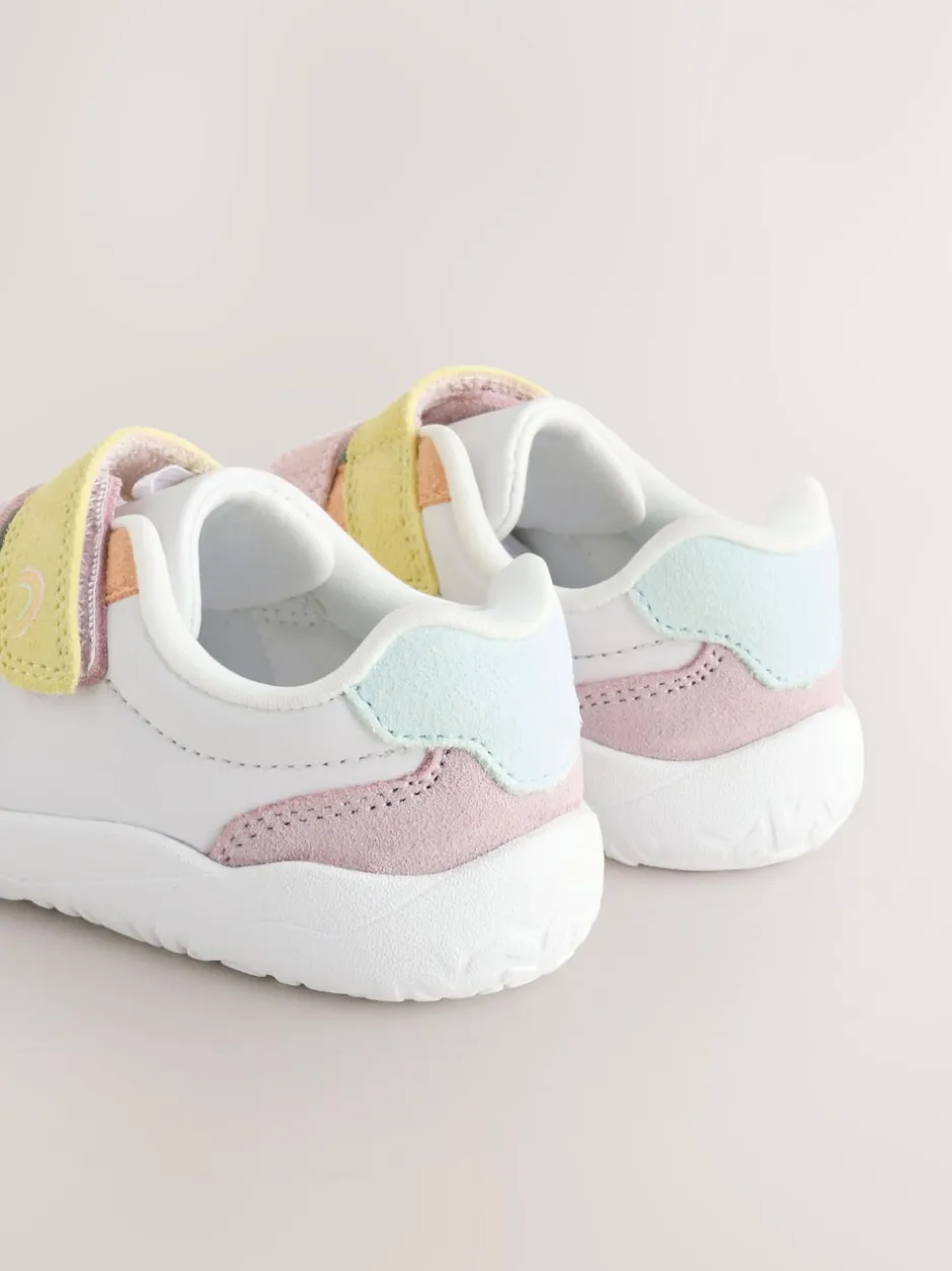 Next Coloris pastel - Baskets Barefoot en cuir à fermeture par contact Best