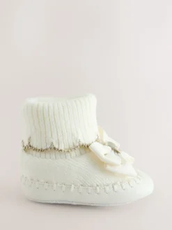 Baker by Ted Baker Crème - Chaussons en maille à bord festonné pour Bébé fille avec nœud New