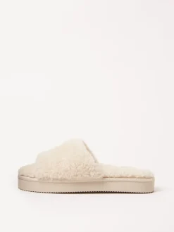 Lipsy Crème - Chaussons de nuit à plateforme en fausse fourrure Sale