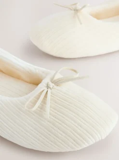 Next écru - Chaussons ballerines en velours Sale