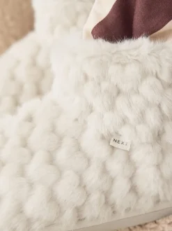 Next écru - Chaussons chaussons cœur en fausse fourrure Outlet