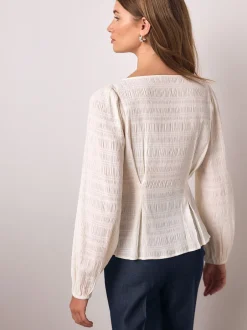 Next écru - Chemisier texturé à col bateau et manches longues