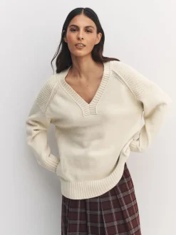 Next écru - Pull long à col en V en coton et laine mélangés Sale