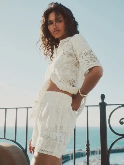 Next écru - Shorts ceinturés au crochet Online