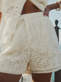 Next écru - Shorts ceinturés au crochet Online