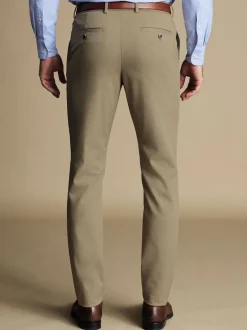 Charles Tyrwhitt Écru - Slim Fit (Slim Fit) - Chino Français Slim Fit Ultimate sans fer New