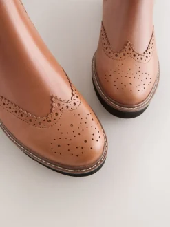 Next Cuir marron fauve - Bottes Chelsea Forever Comfort® à détail Brogue Online