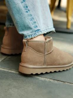 Next Daim taupe neutre - Bottes en fausse fourrure déperlantes Sale