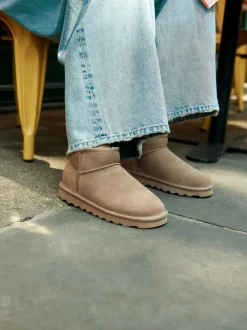 Next Daim taupe neutre - Bottes en fausse fourrure déperlantes Discount