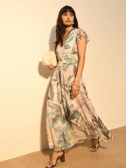 Next Ecru Floral - Robe longue Grande occasion à col en V Imprimé en maille Plissé Clearance