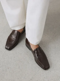 Next Effet croco Marron chocolat - Mocassins Forever Comfort® à bout carré