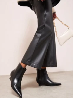 Friends Like These Bottes Compensées Basses Habillées à Bout Pointu en Similicuir Sale