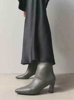 Next Gris - Bottines à talons Forever Comfort® avec bout ciselé Hot