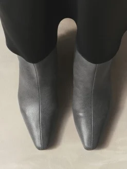Next Gris - Bottines à talons Forever Comfort® avec bout ciselé Hot