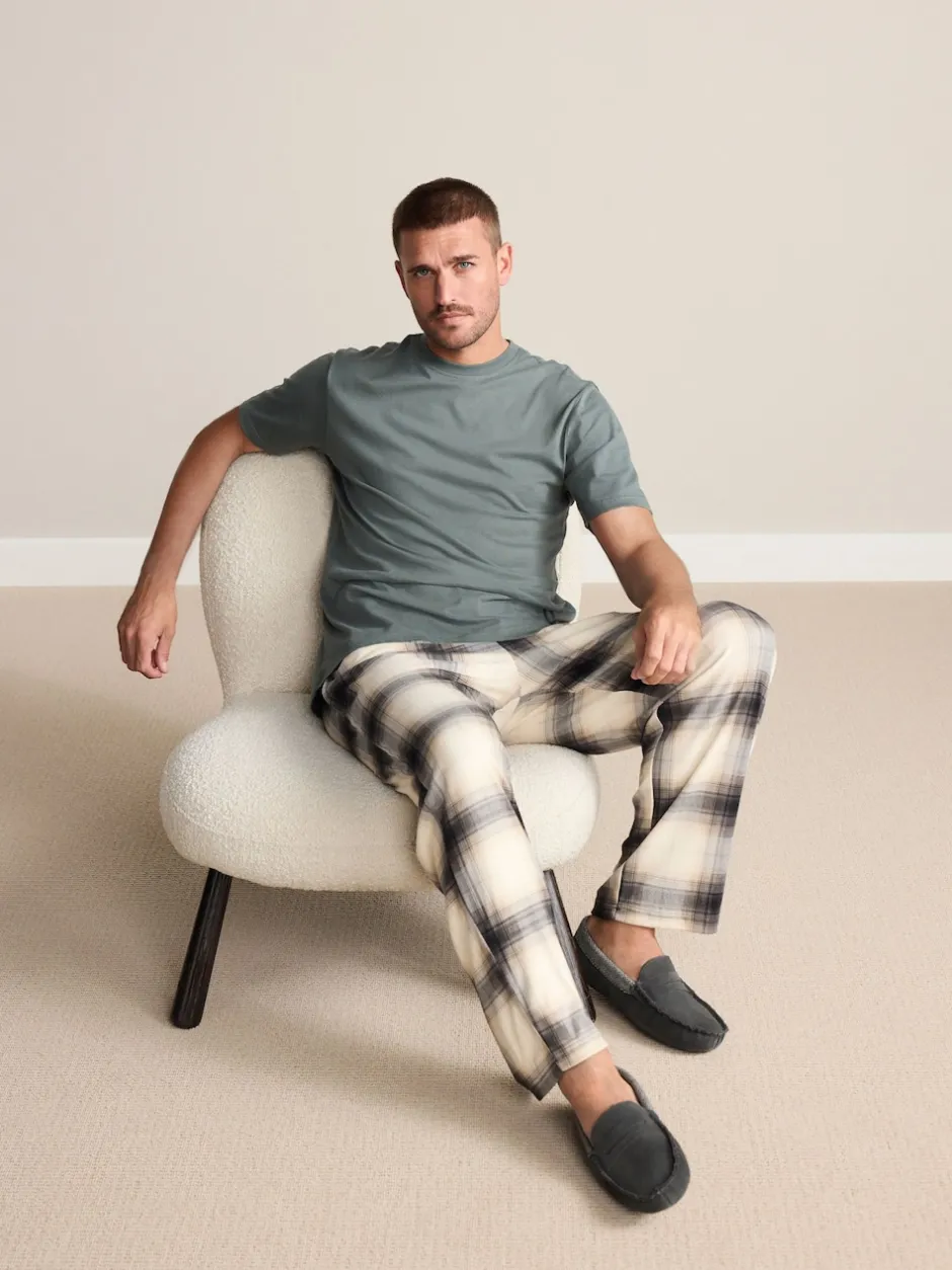 Next Gris - Chaussons mocassins Signature en daim avec bordure en tissu Outlet