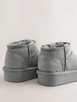 Next - Flatform Mini Bottes Pull-On en daim doublées chaudes et déperlantes Gris Clearance