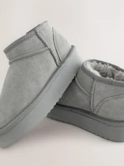 Next - Flatform Mini Bottes Pull-On en daim doublées chaudes et déperlantes Gris Clearance