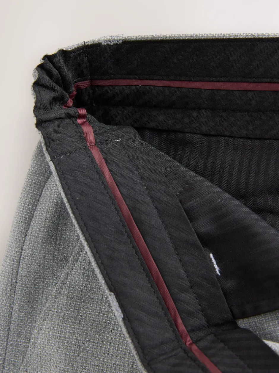 Next Gris clair - Pantalons élégants texturés coupe classique avec ceinture extensible Sale