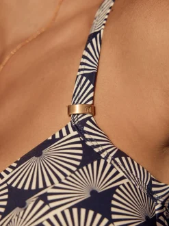 Next - Haut de bikini rembourré à armatures gainant Imprimé à éventails bleu marine/Blanc Best
